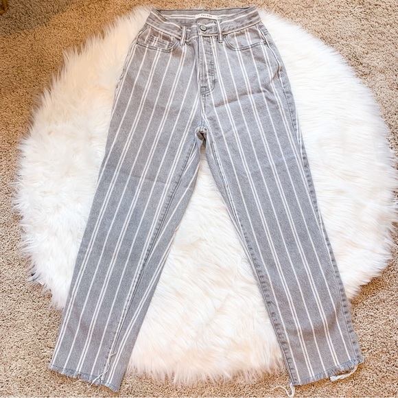 PacSun High Rise Straight Leg Gray White Striped Raw Hem Ankle Length Jeans - Picture 2 of 8